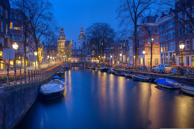 הצעת נישואין באמסטרדם